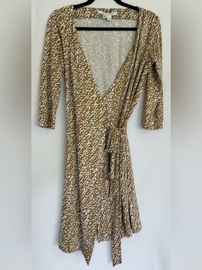 Diane Von Furstenberg Women Sz4 Camel/Wht/Lt Blue 100% Silk Wrap Dress Long Slv